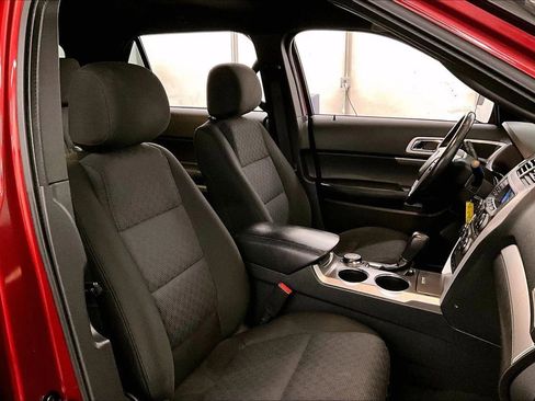 Used 2014 Ford Explorer XLT image 7