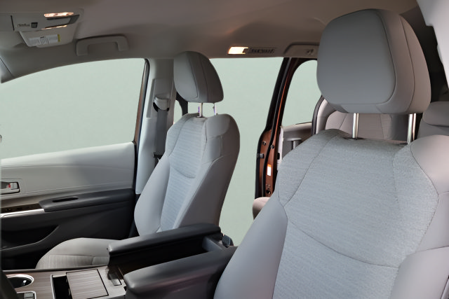 Used 2022 Toyota Sienna LE FWD image 14
