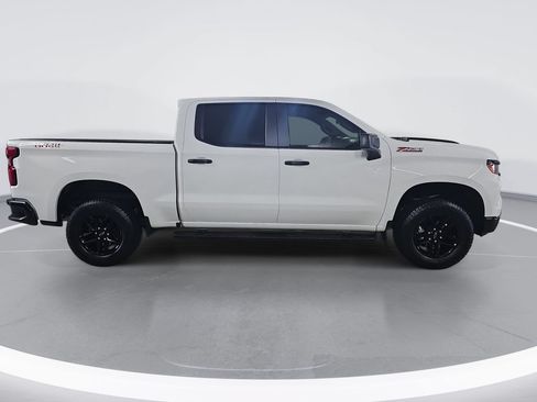 Used 2022 Chevrolet Silverado 1500 Custom Trail Boss w/ LPO, Dark Essentials Package AWD/4WD image 2