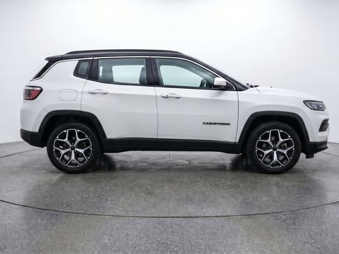Used 2025 Jeep Compass Limited AWD/4WD image 11