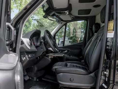 Used 2025 Mercedes-Benz Sprinter 3500 image 12