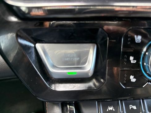 Used 2023 GMC Sierra 1500 AT4 w/ Technology Package image 21