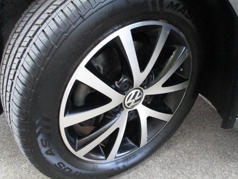 Used 2017 Volkswagen Jetta SE image 25