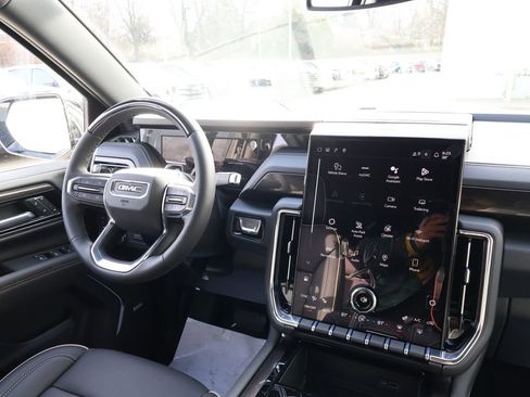 New 2026 GMC Yukon XL Elevation w/ LPO, Elevation Black Package AWD/4WD image 32
