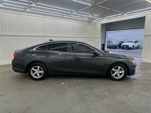 Used 2017 Chevrolet Malibu LS image 4