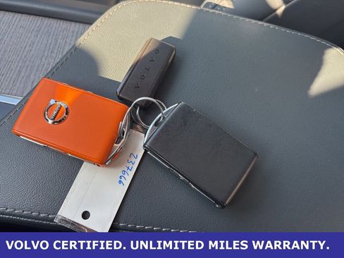 Certified 2024 Volvo XC90 B6 Ultimate w/ Lounge Package image 29