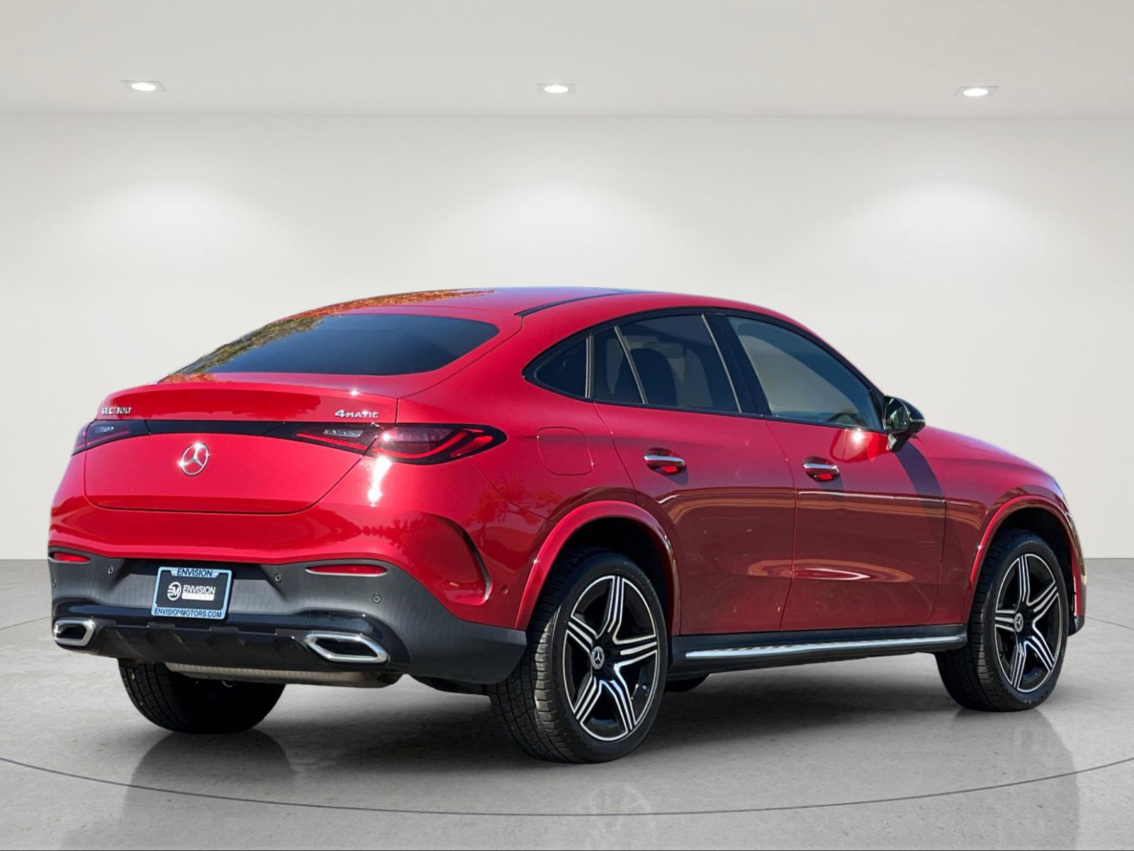 Used 2024 Mercedes-Benz GLC 300 4MATIC image 5
