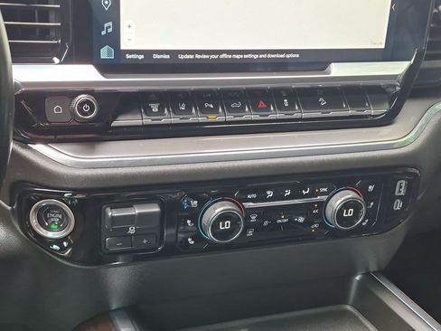 Used 2024 Chevrolet Silverado 3500 High Country w/ High Country Premium Package AWD/4WD image 23