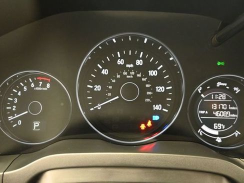 Used 2018 Honda HR-V EX-L image 11