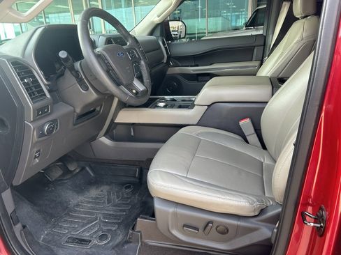 Used 2020 Ford Expedition XLT w/ Equipment Group 202A image 11