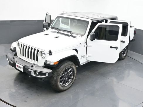 Used 2023 Jeep Gladiator Overland image 61