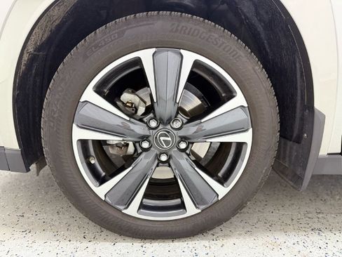 Used 2022 Lexus UX 250h w/ Premium Package image 33