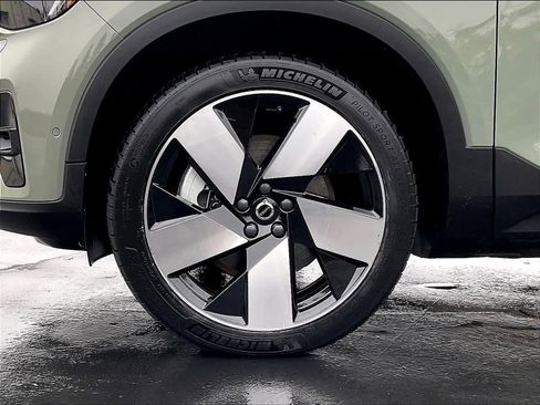 Used 2023 Volvo XC40 Recharge Ultimate image 12