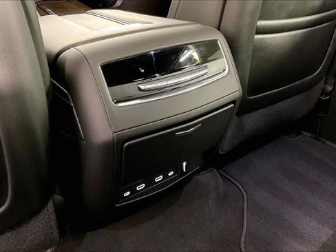 Used 2024 Cadillac Escalade ESV Sport Platinum image 34