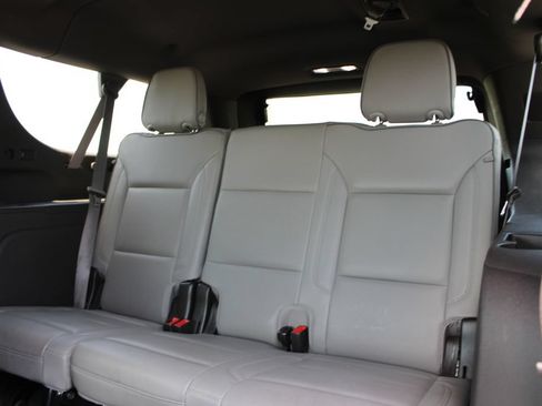Used 2022 GMC Yukon XL SLT w/ SLT Premium Package RWD image 22