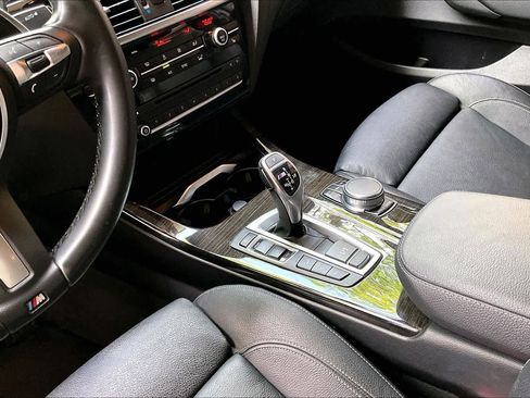 Used 2018 BMW X4 M40i image 16
