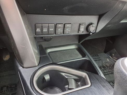 Used 2017 Toyota RAV4 Limited image 24