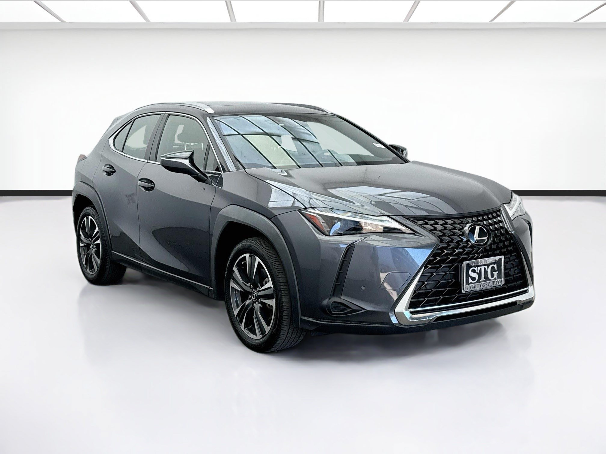 Used 2024 Lexus UX 250h FWD image 3