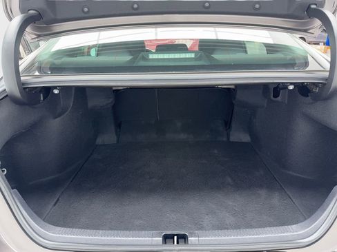 Used 2020 Toyota Camry LE image 14