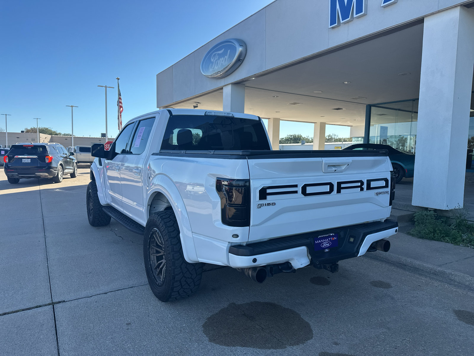 Used 2017 Ford F150 Raptor w/ Equipment Group 802A Luxury AWD/4WD image 11