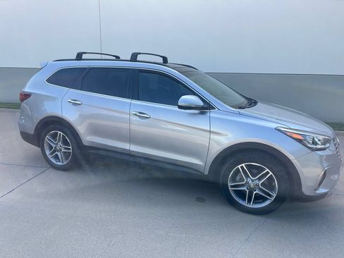 Used 2017 Hyundai Santa Fe FWD image 11