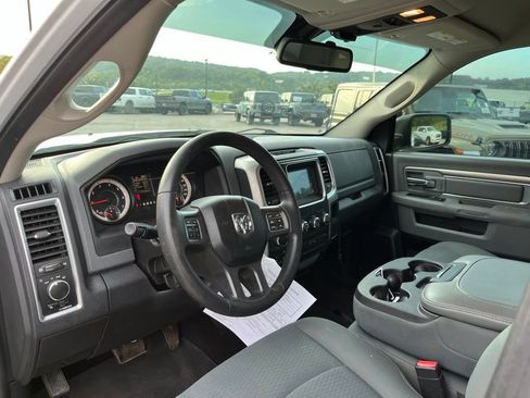 Used 2016 RAM 1500 Classic SLT AWD/4WD image 6