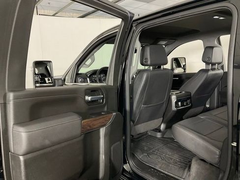 Used 2022 GMC Sierra 3500 SLT w/ SLT Premium Package AWD/4WD image 32