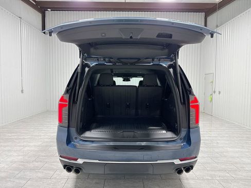 New 2026 Chevrolet Suburban Premier image 27