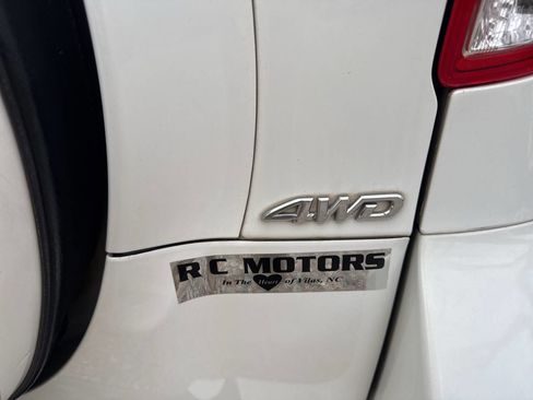 Used 2010 Toyota RAV4 Base 4x4 4dr SUV image 15