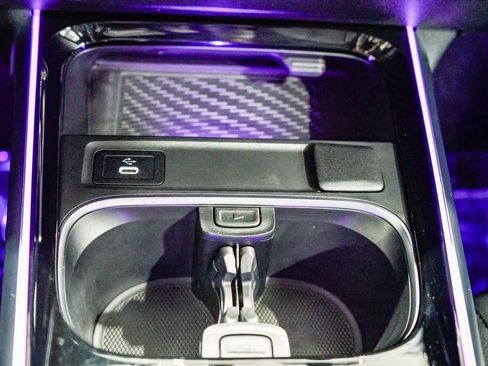 Certified 2025 Mercedes-Benz GLB 250 image 21