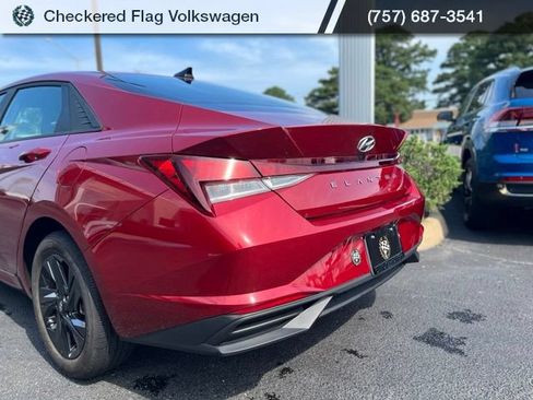 Used 2023 Hyundai Elantra SEL FWD image 9