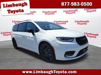 Used 2025 Chrysler Pacifica Limited