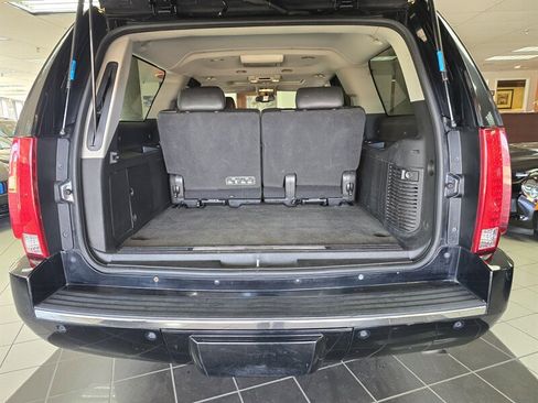 Used 2011 Cadillac Escalade ESV Luxury image 26