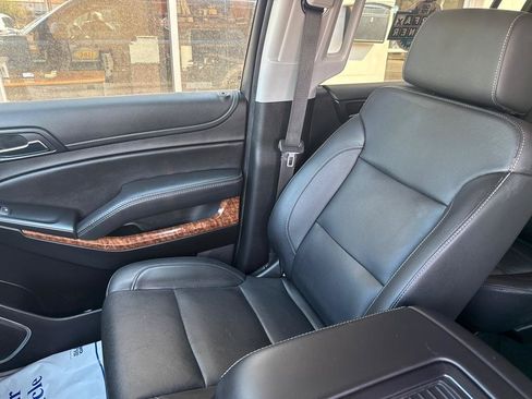 Used 2019 Chevrolet Suburban Premier AWD/4WD image 13