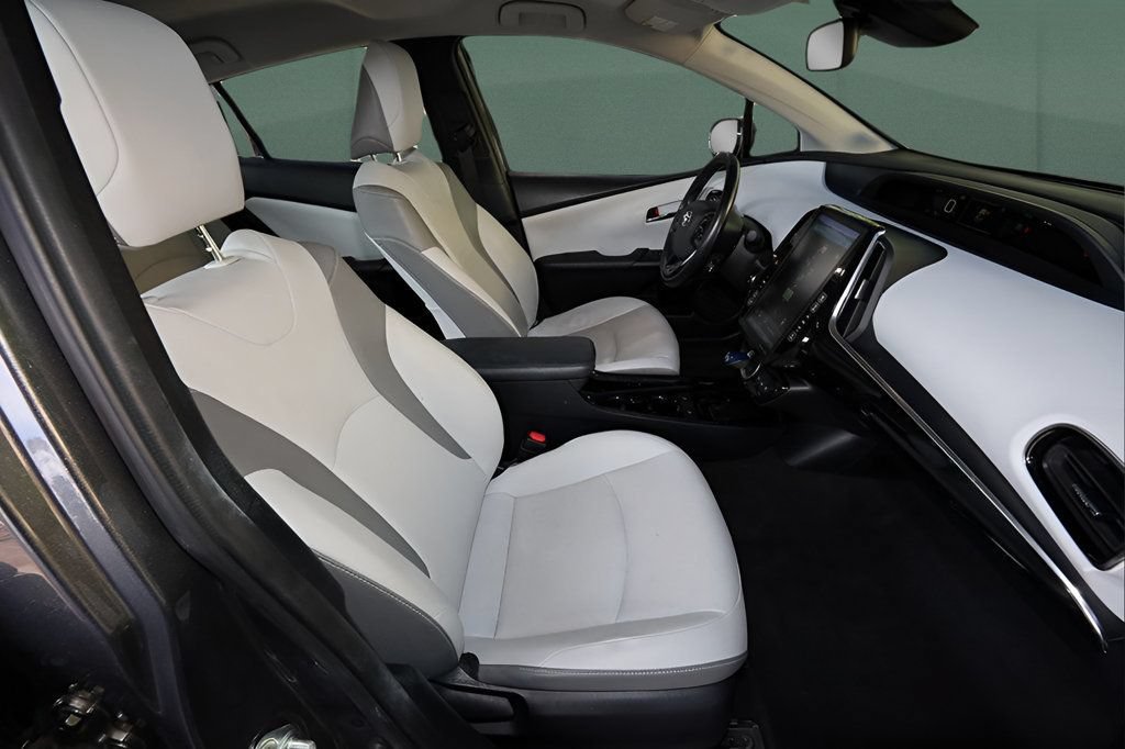 Used 2020 Toyota Prius Prime XLE FWD image 19