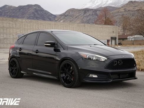 Used 2018 Ford Focus ST w/ Equipment Group 401A image 1