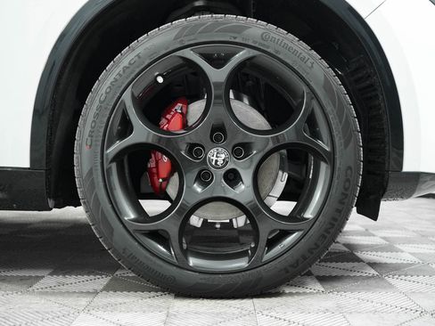 New 2025 Alfa Romeo Stelvio Sprint image 13