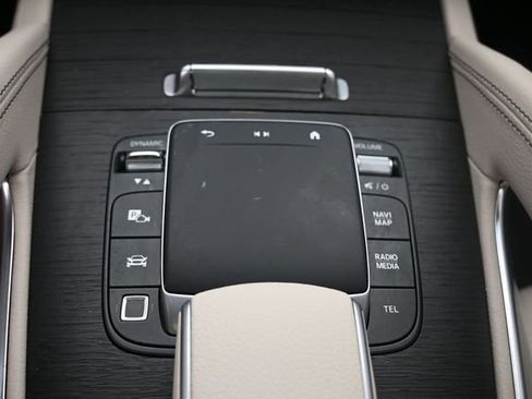 Used 2025 Mercedes-Benz GLS 450 4MATIC image 13
