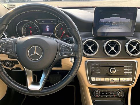 Used 2019 Mercedes-Benz GLA 250 4MATIC image 15