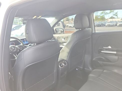 Used 2025 Mercedes-Benz GLA 250 image 9