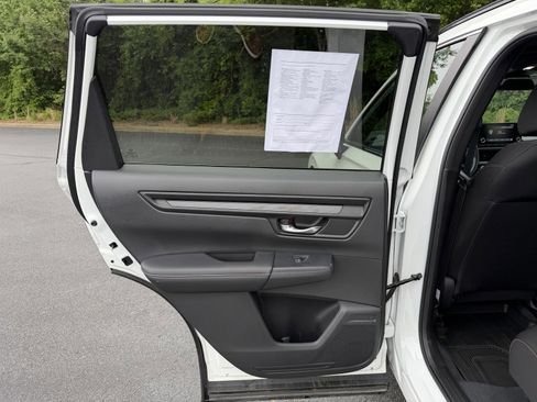 Used 2023 Honda CR-V Sport image 11