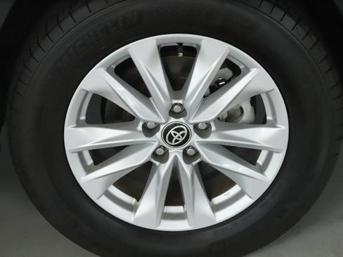 Used 2024 Toyota Corolla Cross LE FWD image 10