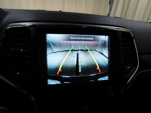 Used 2018 Jeep Grand Cherokee Limited w/ Luxury Group II image 34