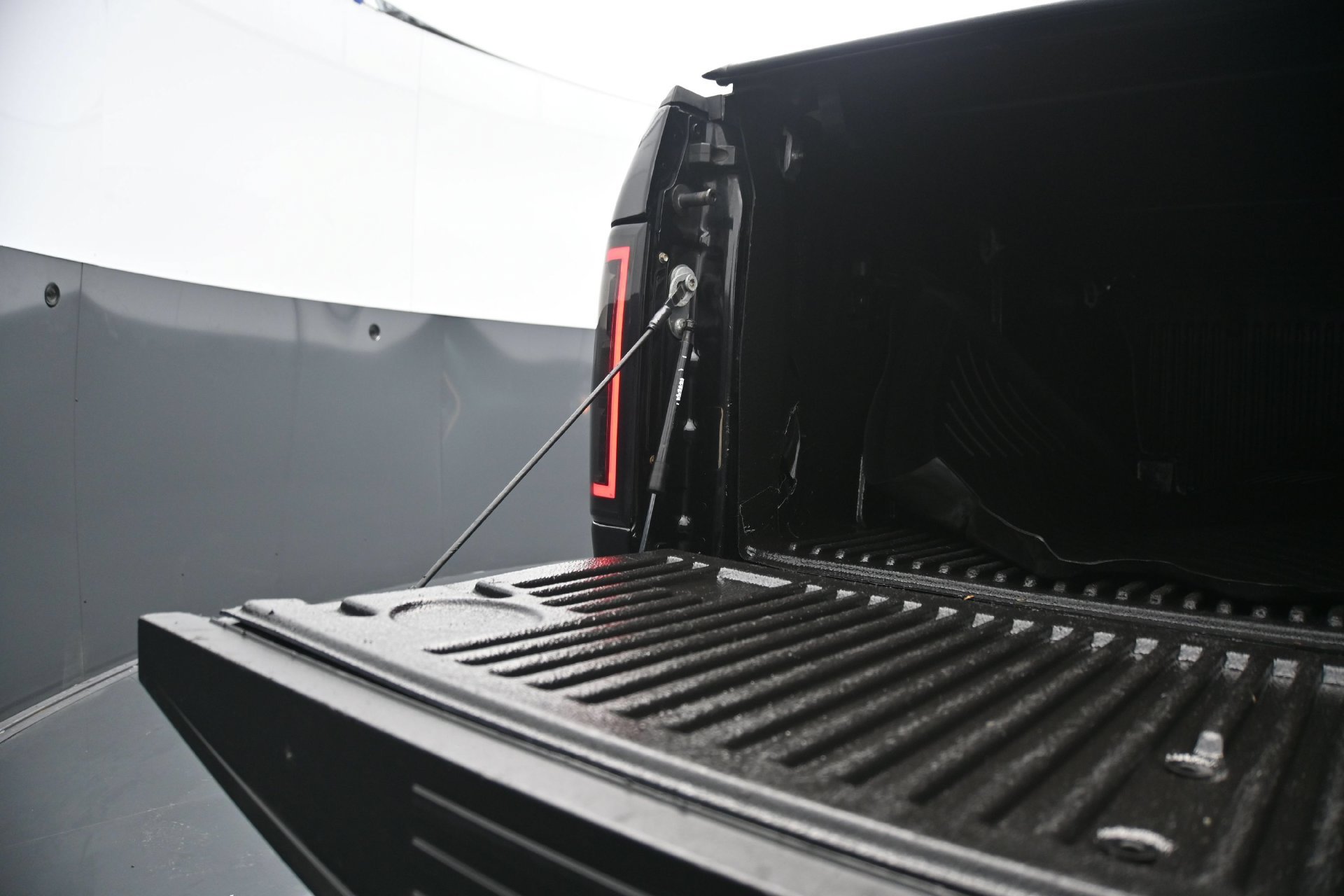 Used 2019 Ford F150 XLT w/ Equipment Group 302A Luxury AWD/4WD image 16