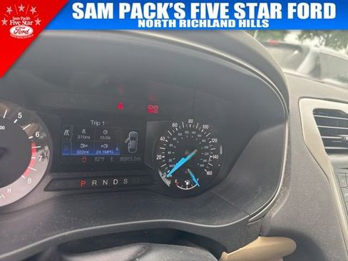Used 2014 Ford Fusion SE FWD image 9