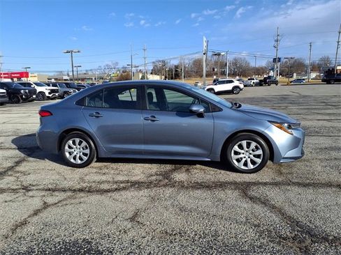 Used 2025 Toyota Corolla LE image 11