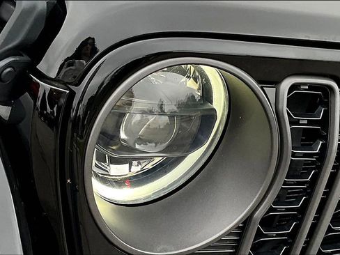 Used 2024 Jeep Wrangler Unlimited w/ Convenience Group image 25