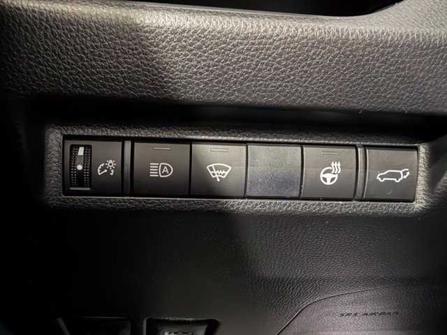 Used 2020 Toyota RAV4 XLE w/ Convenience Package AWD/4WD image 18