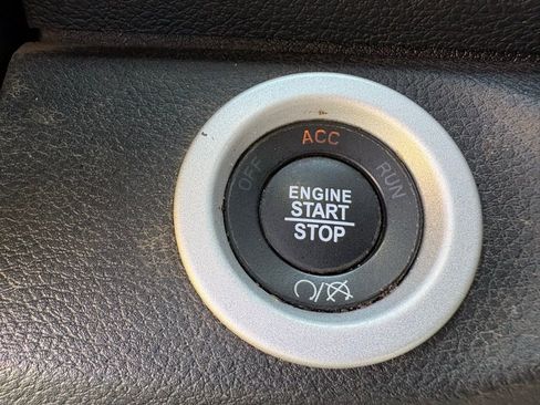 Used 2018 RAM 3500 Laramie Longhorn image 17