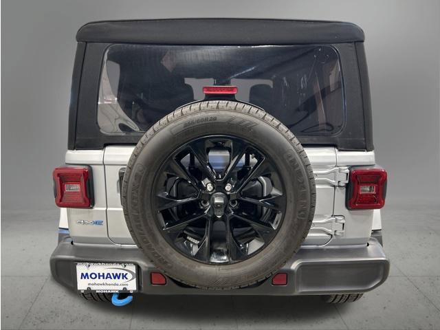 Used 2024 Jeep Wrangler Unlimited Sahara AWD/4WD image 4